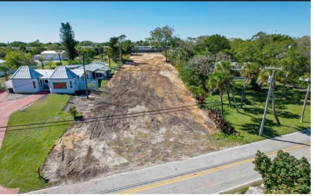 1033 S Indian River Drive, Fort Pierce, FL 34950 Photo