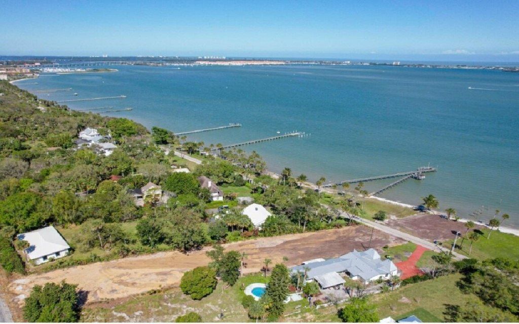 1033 S Indian River Drive, Fort Pierce, FL 34950 Photo