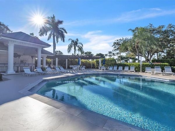 8161 Twelve Oaks CIR, Unit 523, NAPLES, FL 34113