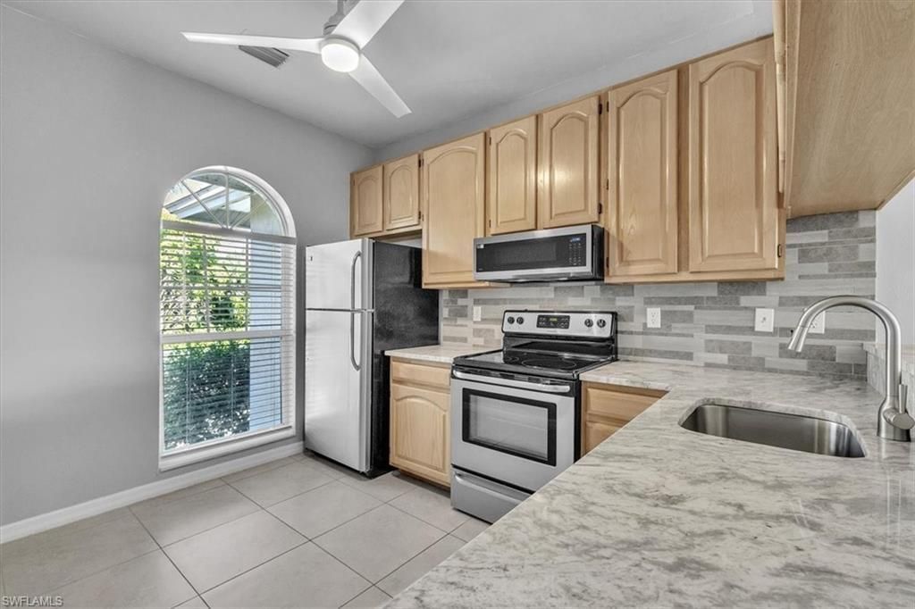 8161 Twelve Oaks Cir, Unit 523, Naples, FL 34113 Photo