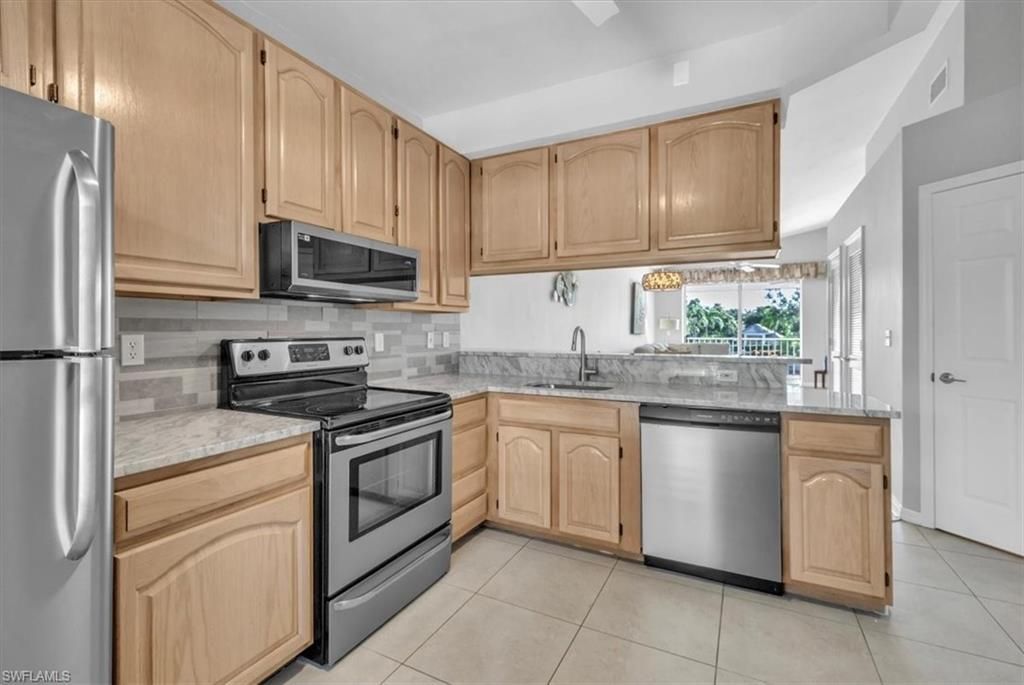 8161 Twelve Oaks Cir, Unit 523, Naples, FL 34113 Photo