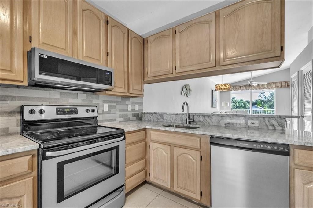 8161 Twelve Oaks Cir, Unit 523, Naples, FL 34113 Photo