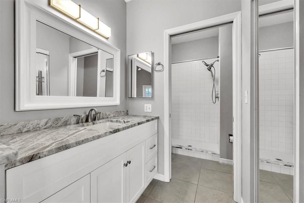 8161 Twelve Oaks Cir, Unit 523, Naples, FL 34113 Photo