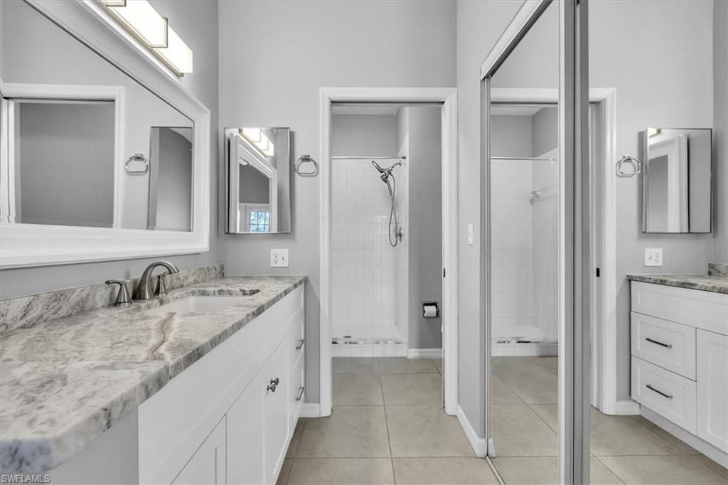 8161 Twelve Oaks Cir, Unit 523, Naples, FL 34113 Photo