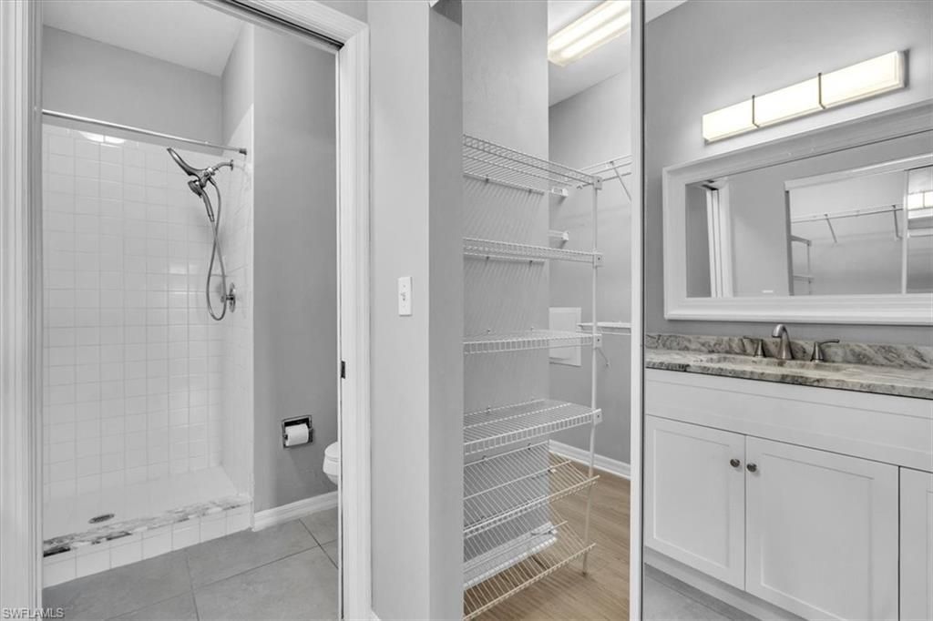 8161 Twelve Oaks Cir, Unit 523, Naples, FL 34113 Photo