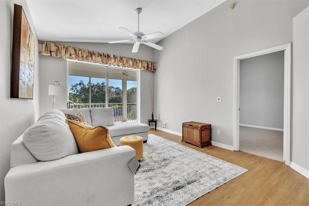 8161 Twelve Oaks Cir, Unit 523, Naples, FL 34113 Photo