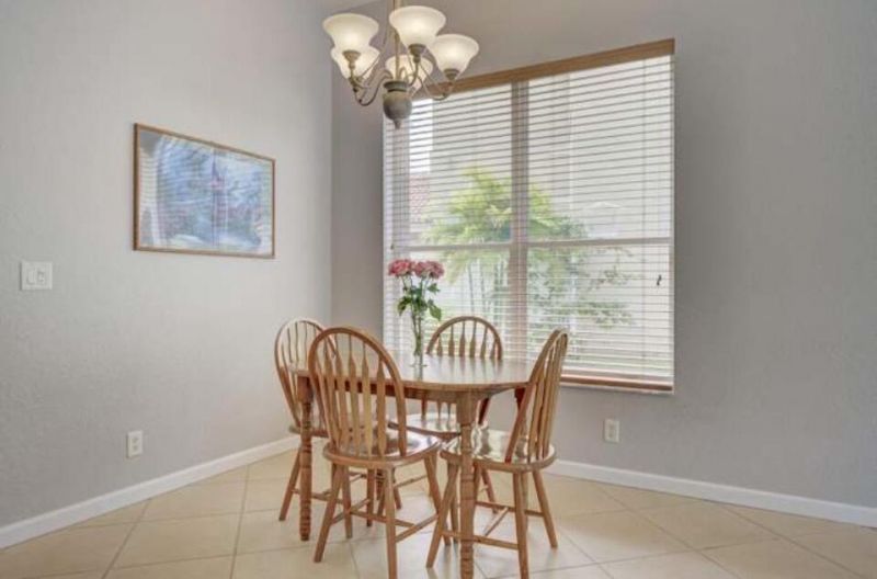 5012 Victoria Circle, West Palm Beach, FL 33409 Photo