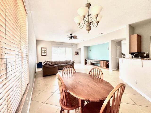 5012 Victoria Circle, West Palm Beach, FL 33409 Photo
