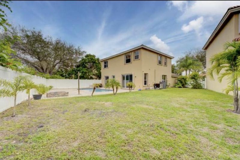 5012 Victoria Circle, West Palm Beach, FL 33409 Photo