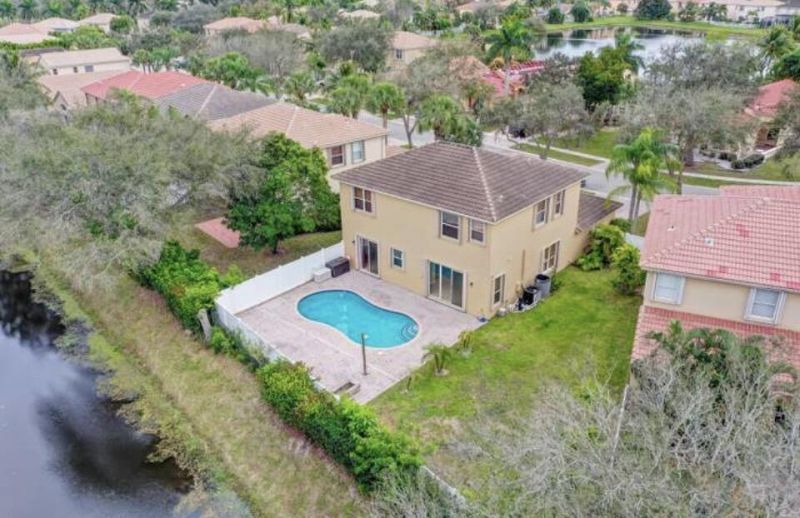 5012 Victoria Circle, West Palm Beach, FL 33409 Photo
