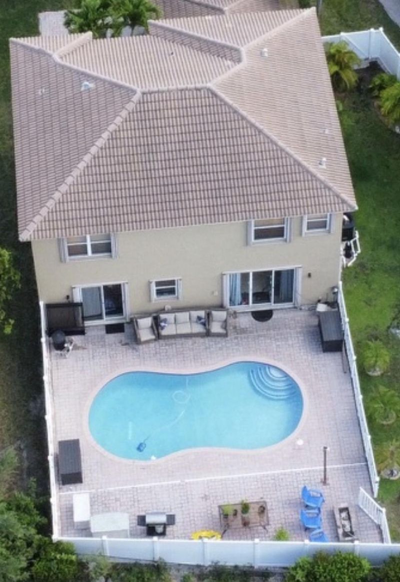 5012 Victoria Circle, West Palm Beach, FL 33409 Photo