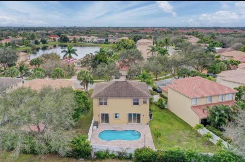 5012 Victoria Circle, West Palm Beach, FL 33409 Photo