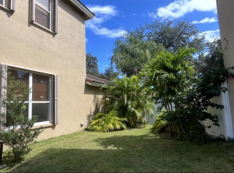 5012 Victoria Circle, West Palm Beach, FL 33409 Photo