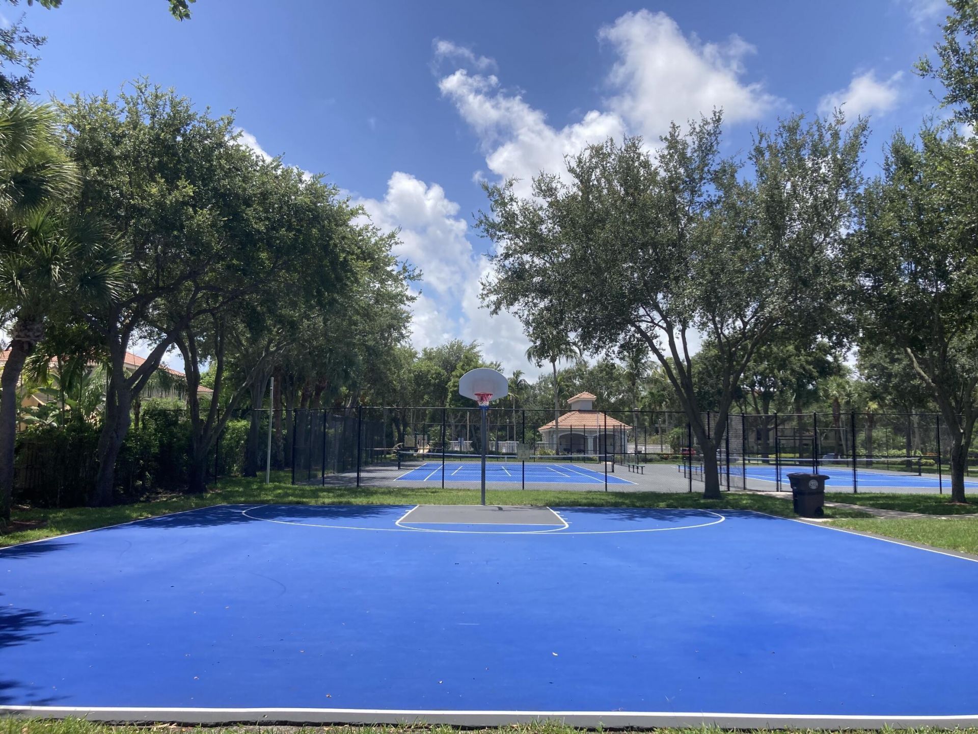 5012 Victoria Circle, West Palm Beach, FL 33409 Photo