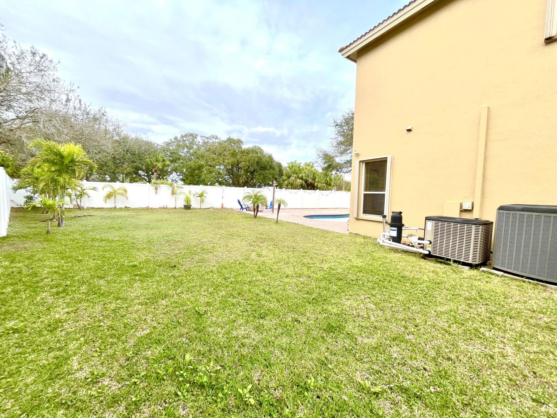 5012 Victoria Circle, West Palm Beach, FL 33409 Photo