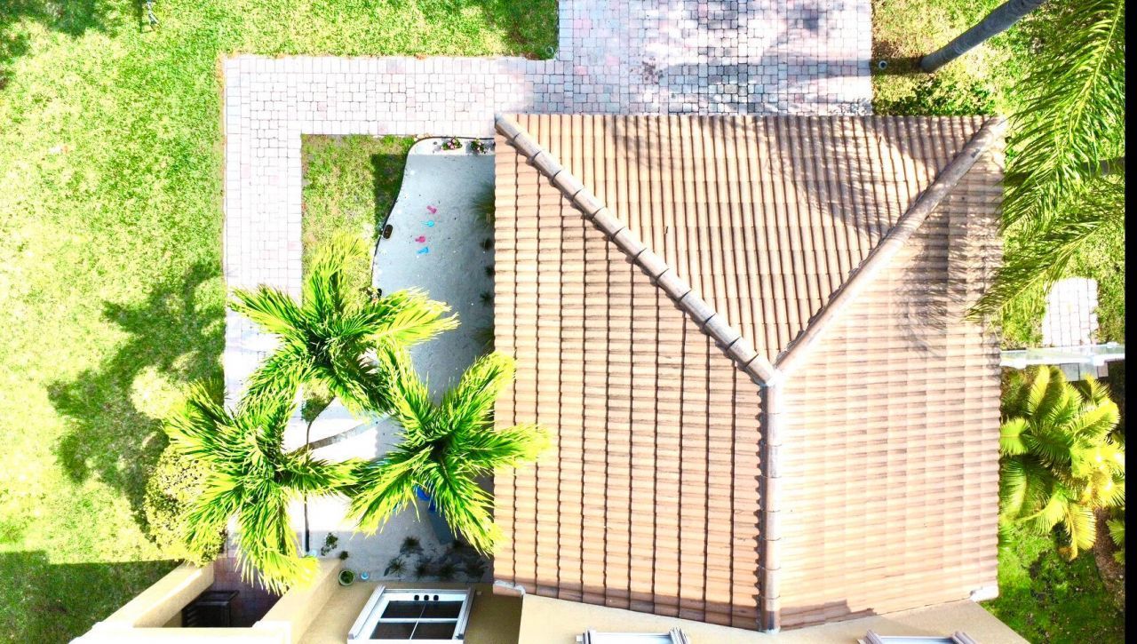 5012 Victoria Circle, West Palm Beach, FL 33409 Photo