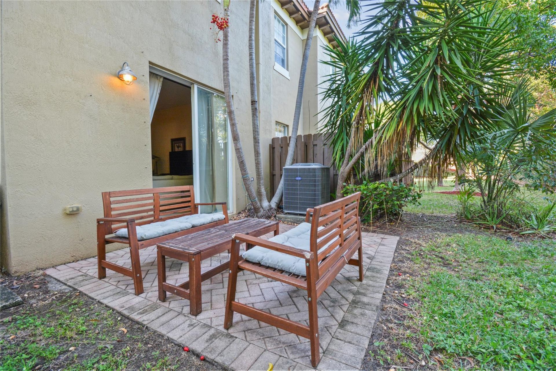 6927 Julia Gardens Drive, Coconut Creek, FL 33073 Photo