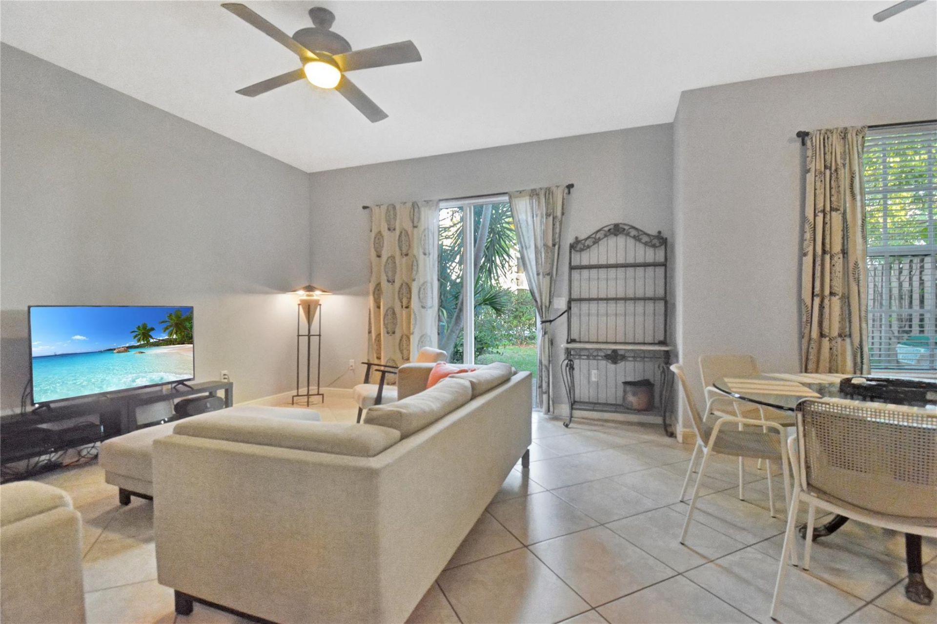 6927 Julia Gardens Drive, Coconut Creek, FL 33073 Photo