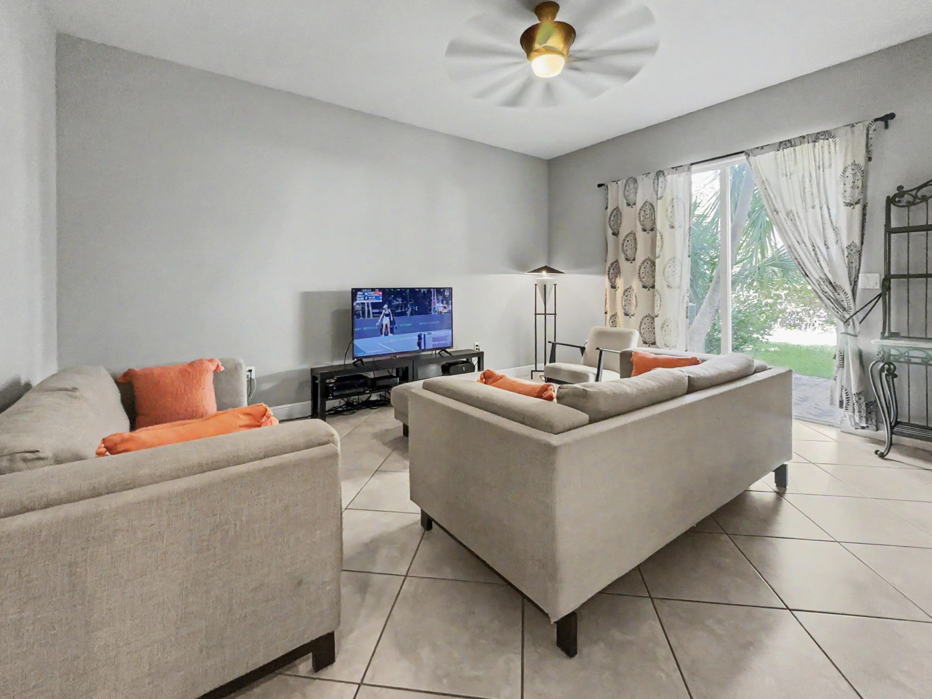 6927 Julia Gardens Drive, Coconut Creek, FL 33073 Photo