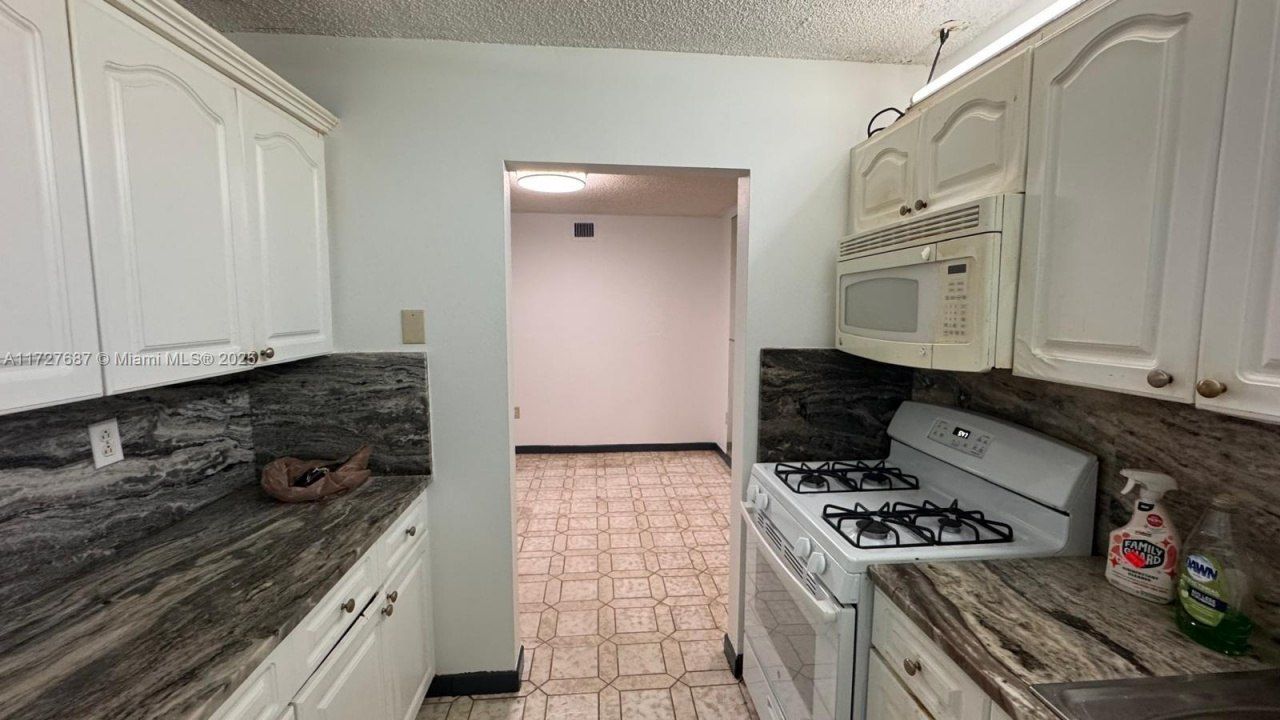 160 NE 203rd Ter, Unit 18, Miami Gardens, FL 33179 Photo