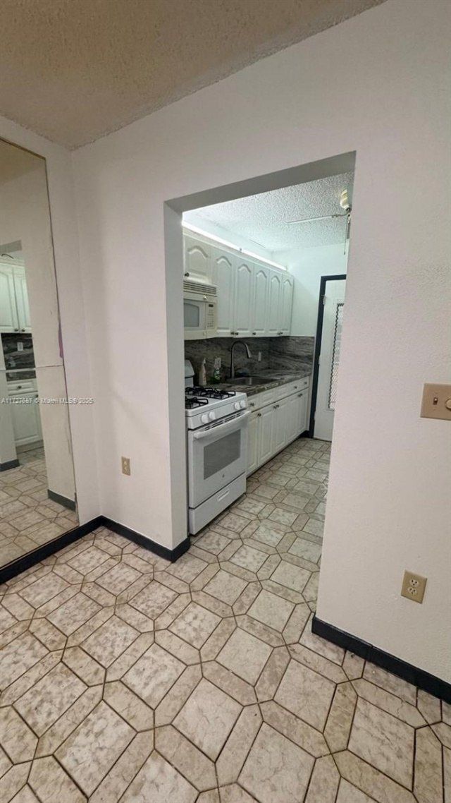 160 NE 203rd Ter, Unit 18, Miami Gardens, FL 33179 Photo