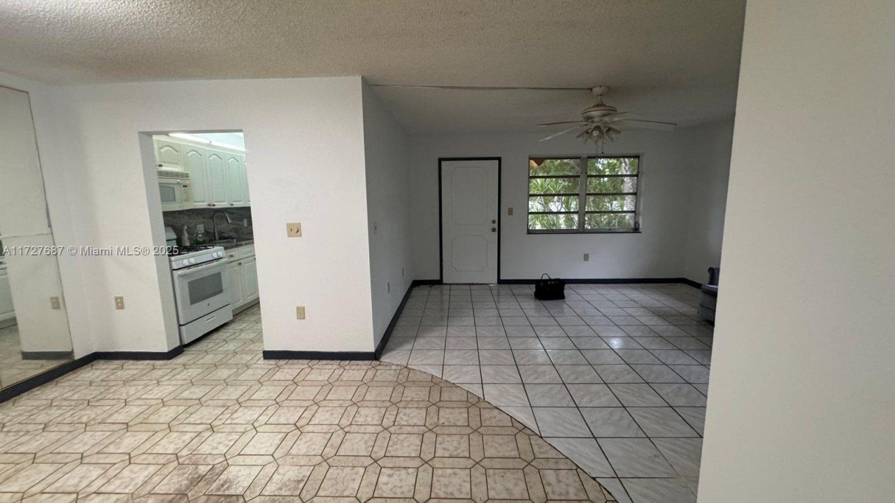 160 NE 203rd Ter, Unit 18, Miami Gardens, FL 33179 Photo
