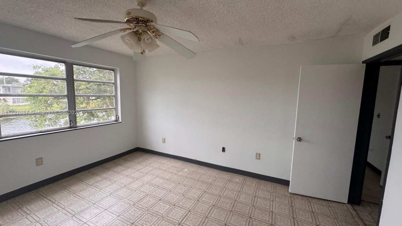 160 NE 203rd Ter, Unit 18, Miami Gardens, FL 33179 Photo