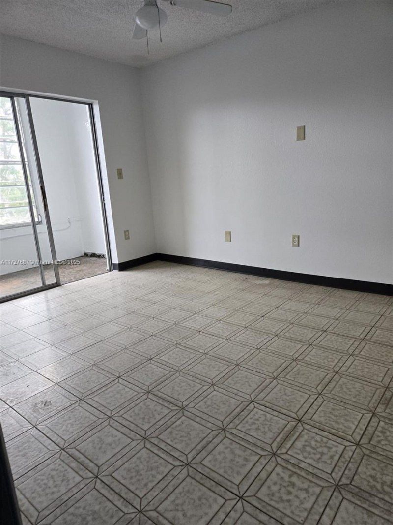 160 NE 203rd Ter, Unit 18, Miami Gardens, FL 33179 Photo