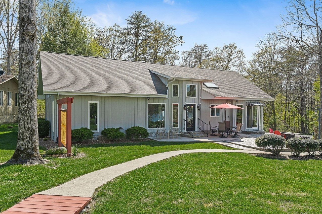 304 Saint George Dr, Crossville, TN 38558 Main Photo