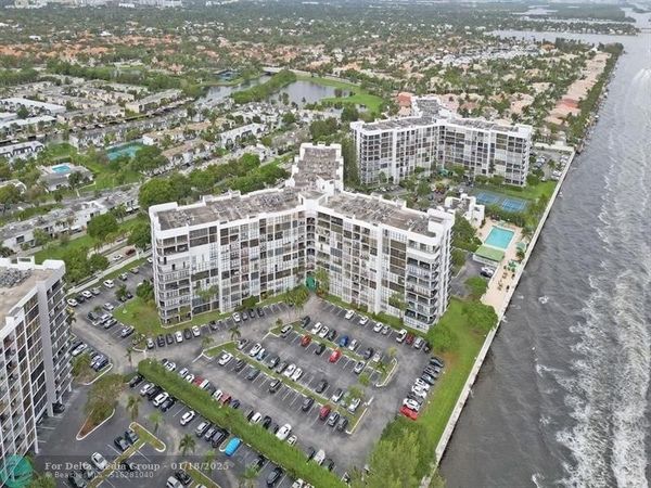 800 Parkview Drive, Unit 524, Hallandale Beach, FL 33009