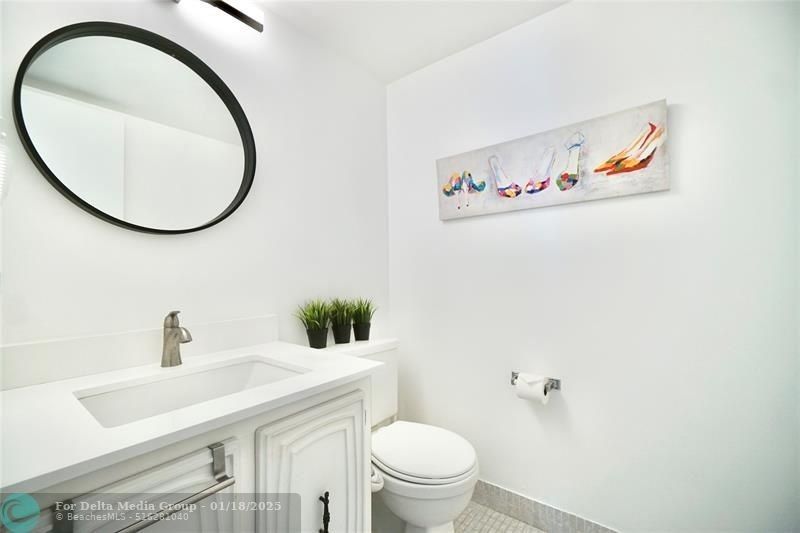 800 Parkview Drive, Unit 524, Hallandale Beach, FL 33009 Photo