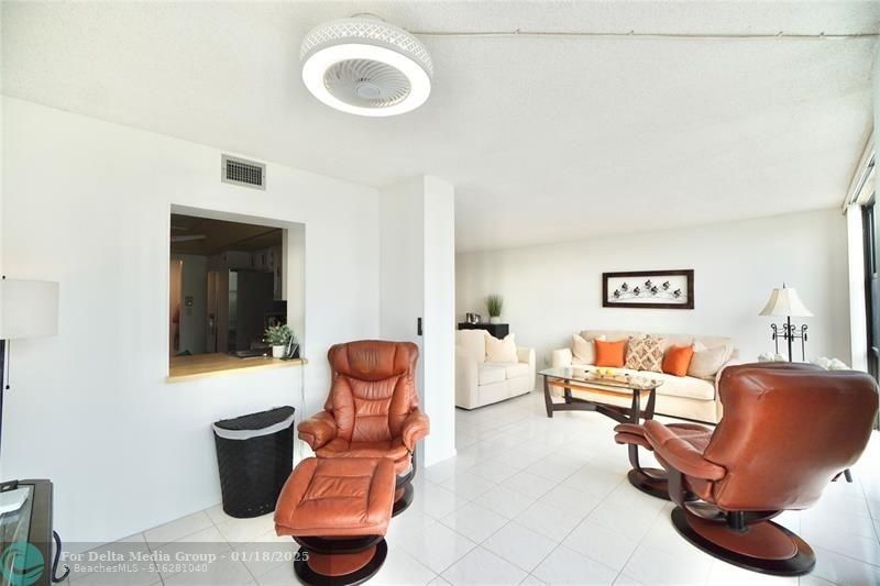 800 Parkview Drive, Unit 524, Hallandale Beach, FL 33009 Photo