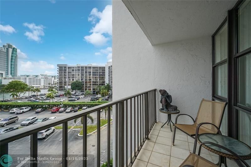 800 Parkview Drive, Unit 524, Hallandale Beach, FL 33009 Photo
