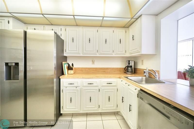 800 Parkview Drive, Unit 524, Hallandale Beach, FL 33009 Photo