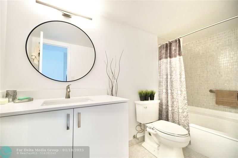 800 Parkview Drive, Unit 524, Hallandale Beach, FL 33009 Photo