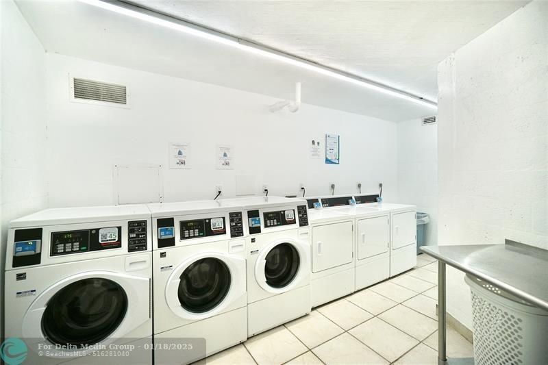 800 Parkview Drive, Unit 524, Hallandale Beach, FL 33009 Photo