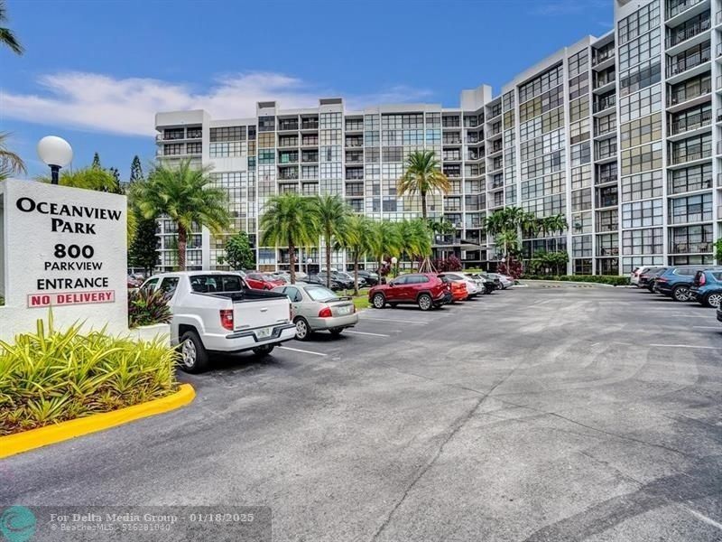 800 Parkview Drive, Unit 524, Hallandale Beach, FL 33009 Photo