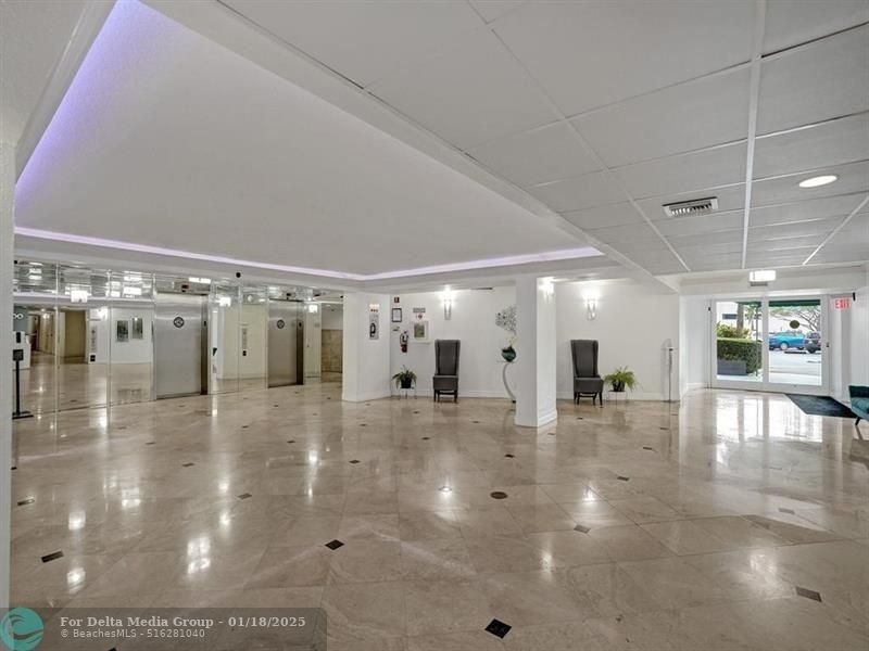 800 Parkview Drive, Unit 524, Hallandale Beach, FL 33009 Photo