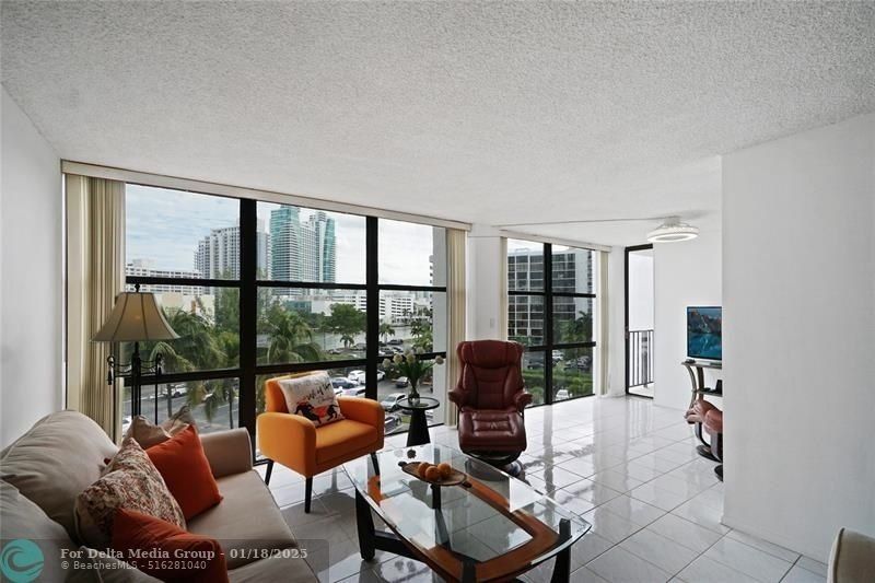800 Parkview Drive, Unit 524, Hallandale Beach, FL 33009 Photo