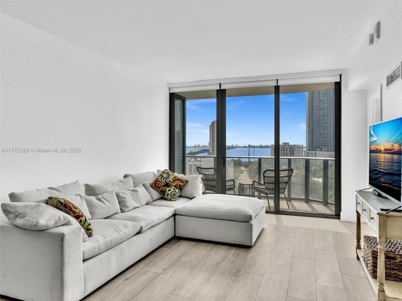 121 NE 34th St, Unit 1005, Miami, FL 33137 Photo