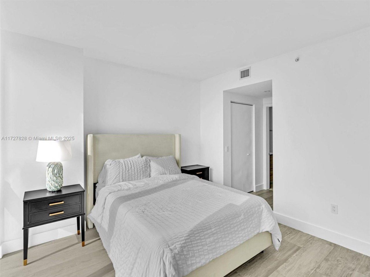 121 NE 34th St, Unit 1005, Miami, FL 33137 Photo