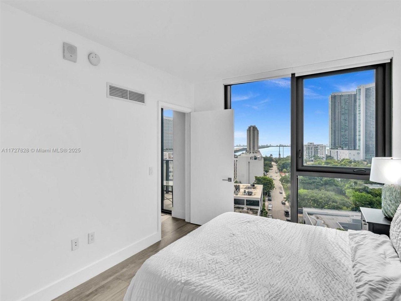 121 NE 34th St, Unit 1005, Miami, FL 33137 Photo