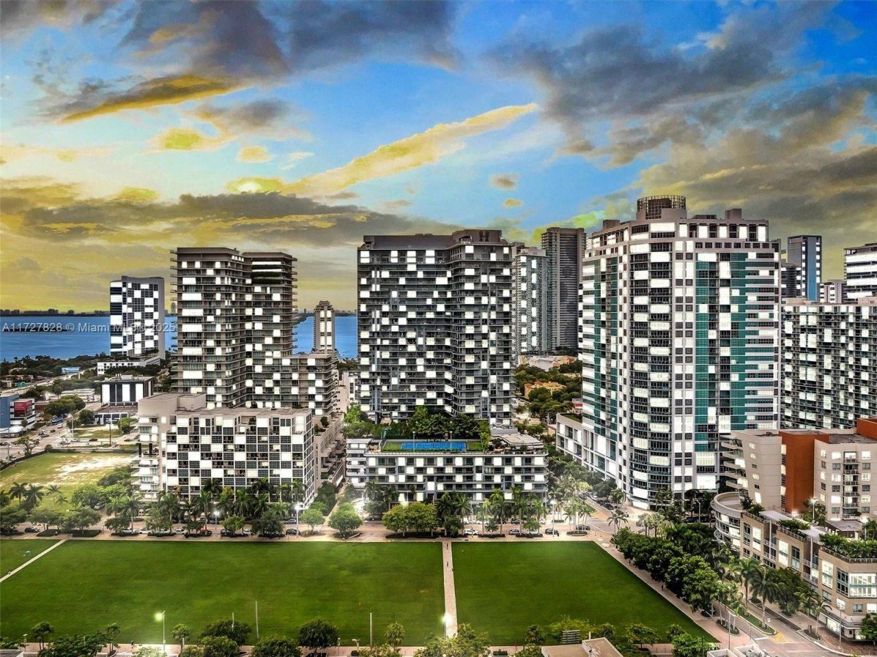 121 NE 34th St, Unit 1005, Miami, FL 33137 Photo