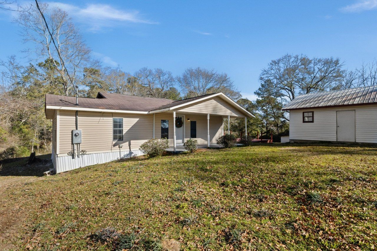 9 Dearman Rd., Collins, MS 39428 Main Photo