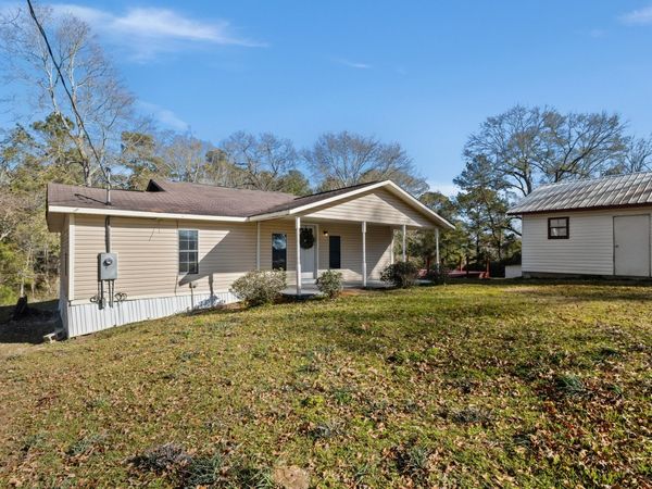 9 Dearman Rd., Collins, MS 39428