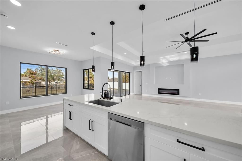 423 NW 6th Ter, Cape Coral, FL 33993 Photo