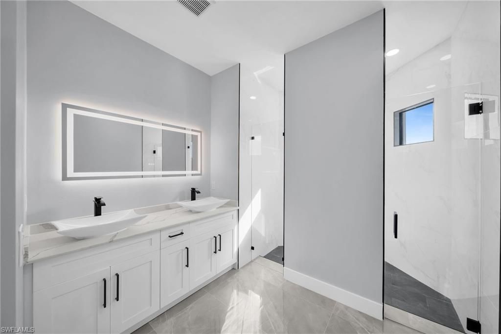 423 NW 6th Ter, Cape Coral, FL 33993 Photo