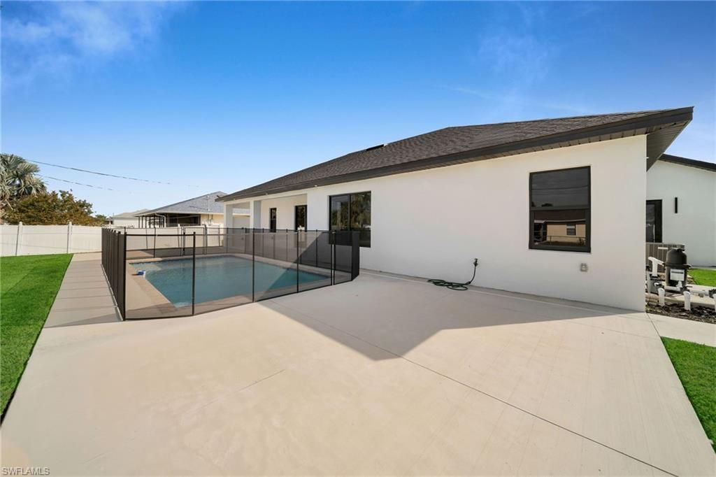423 NW 6th Ter, Cape Coral, FL 33993 Photo