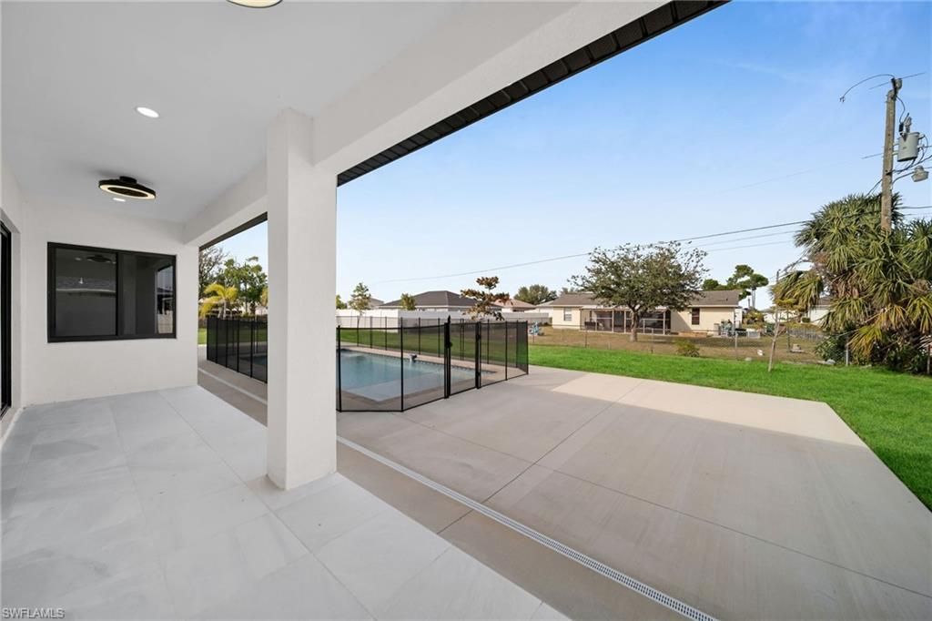 423 NW 6th Ter, Cape Coral, FL 33993 Photo