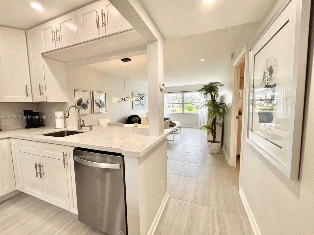 3405 NW 48th Ave, Unit 407, Lauderdale Lakes, FL 33319 Photo